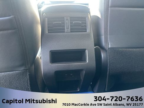 New 2025 Mitsubishi Outlander SE image 19