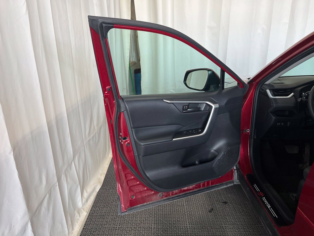 Used 2024 Toyota RAV4 LE AWD/4WD image 18