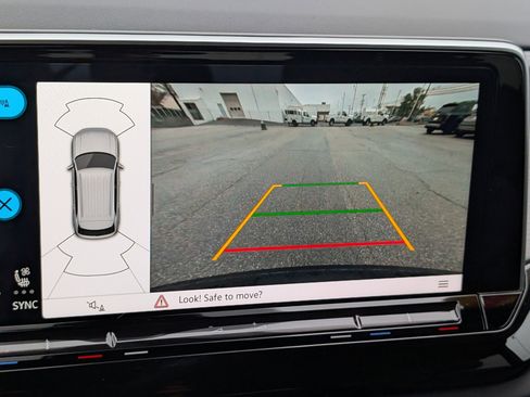 Used 2025 Volkswagen Atlas Cross Sport SE image 27