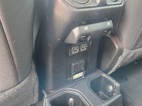 Used 2020 Jeep Wrangler Unlimited Sahara w/ Cold Weather Group AWD/4WD image 28