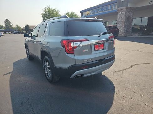 Used 2023 GMC Acadia SLE w/ Driver Convenience Package image 3