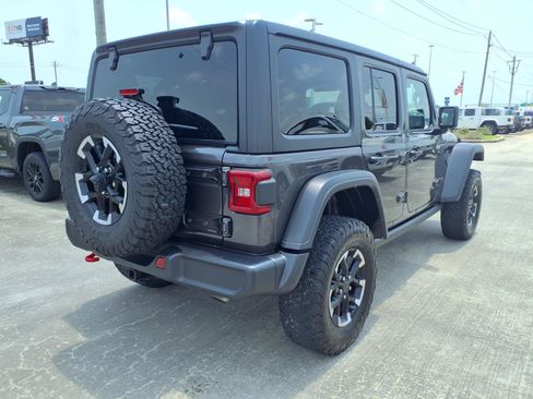 Used 2025 Jeep Wrangler Unlimited Rubicon AWD/4WD image 4