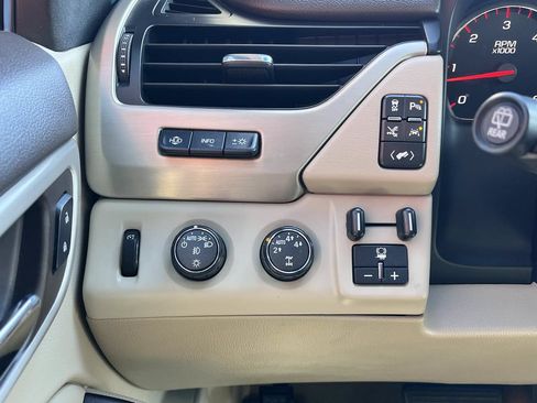 Used 2016 GMC Yukon XL Denali w/ Open Road Package AWD/4WD image 11