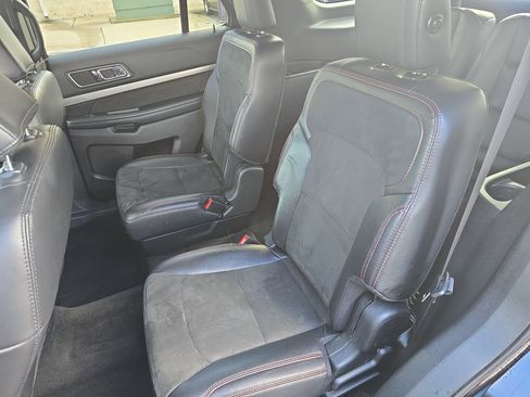 Used 2018 Ford Explorer XLT w/ Equipment Group 202A image 15