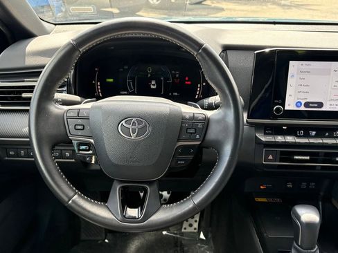 Used 2025 Toyota Camry SE FWD image 18