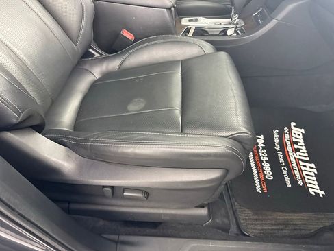 Used 2023 Subaru Ascent Touring image 29