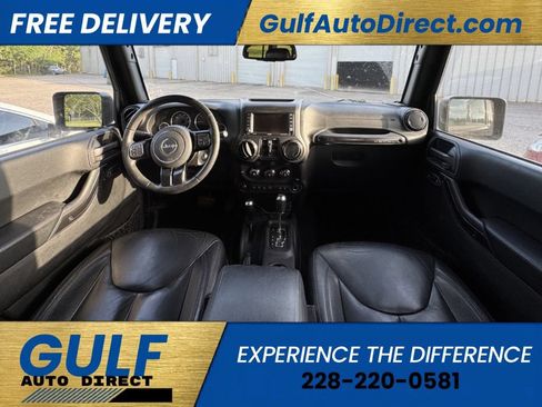Used 2017 Jeep Wrangler Unlimited Sahara AWD/4WD image 2
