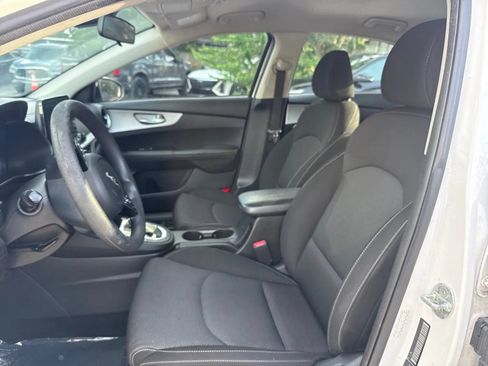 Used 2023 Kia Forte LXS FWD image 12
