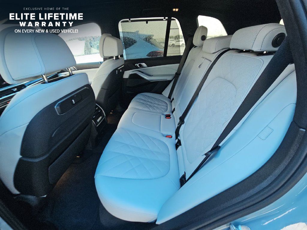 Used 2026 BMW X5 M60i AWD/4WD image 9