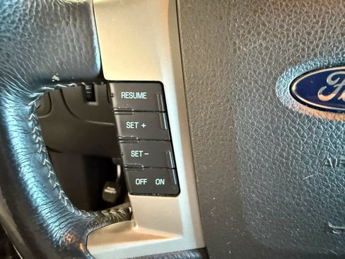 Used 2009 Ford Flex SEL FWD image 16