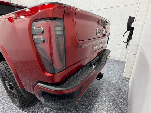 Used 2024 GMC Sierra 2500 AT4 w/ AT4 Premium Plus Package AWD/4WD image 5