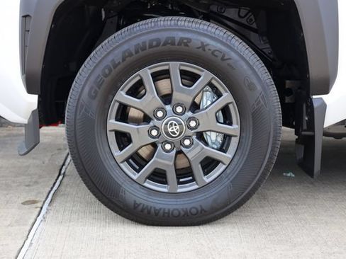 New 2026 Toyota 4Runner SR5 AWD/4WD image 9