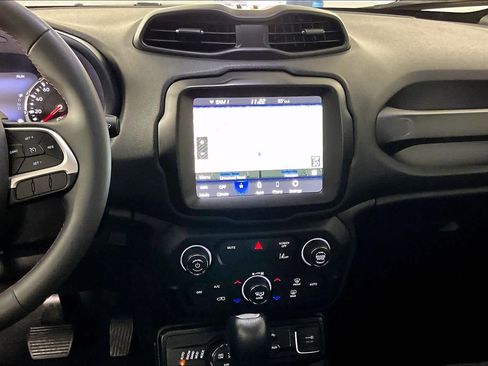 Used 2023 Jeep Renegade Trailhawk image 7