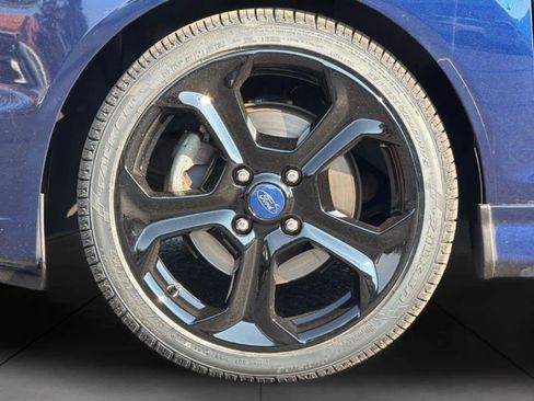 Used 2016 Ford Fiesta ST FWD image 11