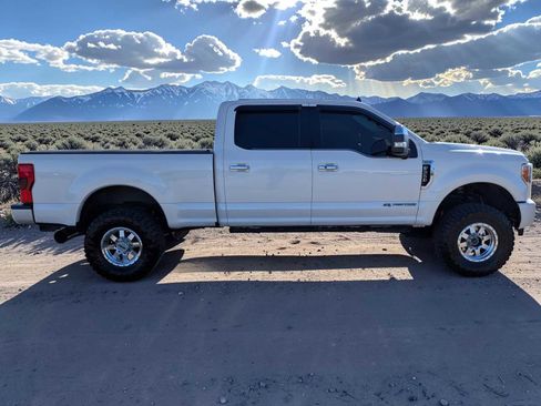 Used 2019 Ford F350 Platinum w/ Platinum Ultimate Package AWD/4WD image 7