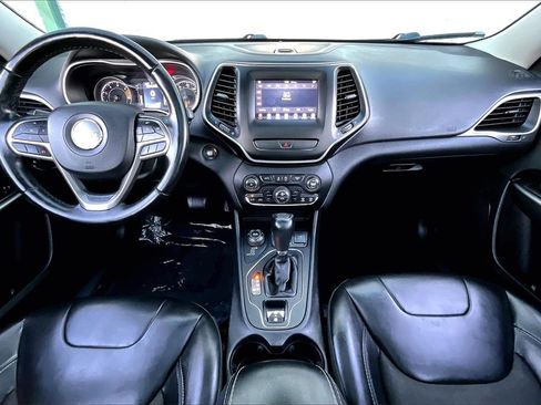 Used 2019 Jeep Cherokee Latitude Plus w/ Comfort/Convenience Group image 15