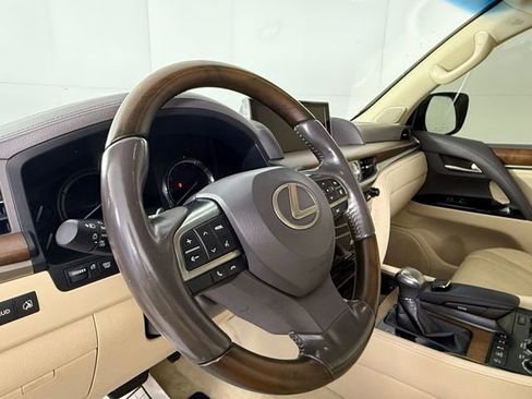 Used 2018 Lexus LX 570 4WD image 18