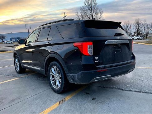 Used 2020 Ford Explorer XLT w/ Equipment Group 202A image 4
