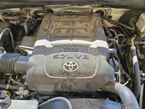 Used 2011 Toyota Sequoia SR5 image 32