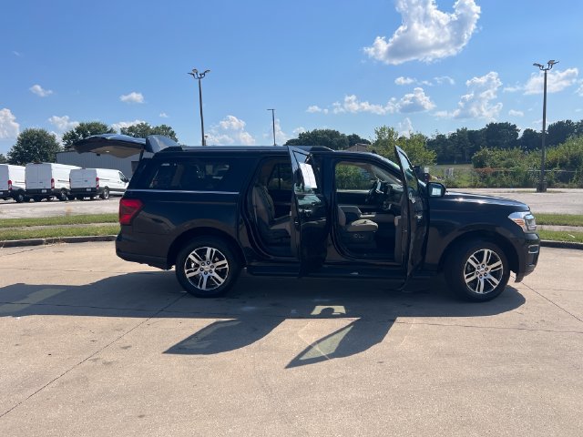 Used 2024 Ford Expedition Max Limited AWD/4WD image 12