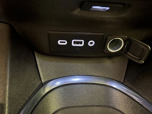 Used 2023 Chevrolet Malibu LT image 37