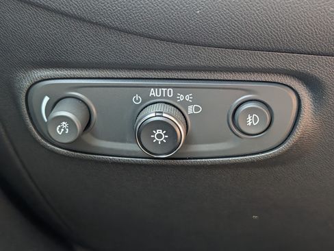 Used 2018 Chevrolet Equinox Premier AWD/4WD image 26