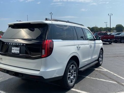 New 2025 Ford Expedition Active image 15