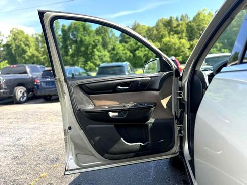 Used 2014 GMC Acadia SLT image 9