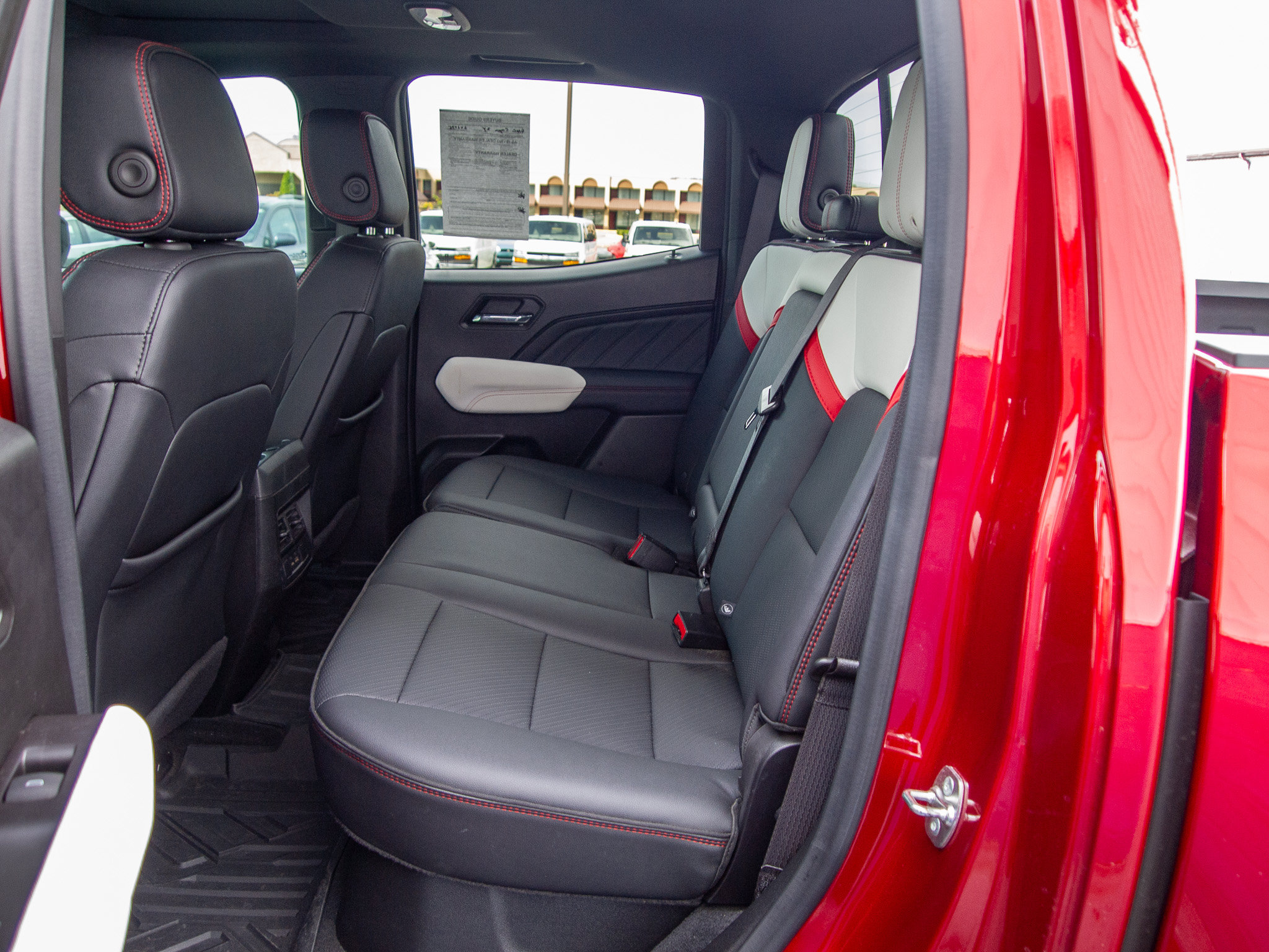 Used 2024 GMC Canyon AT4X AWD/4WD image 25