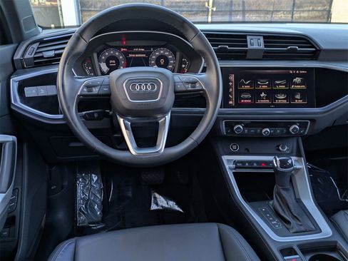 Used 2023 Audi Q3 2.0T Premium w/ Convenience Package image 8