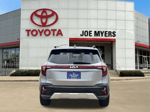 Used 2025 Kia Seltos S image 6