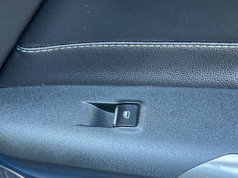 Used 2021 Ford Mustang Shelby GT500 w/ Technology Package image 21