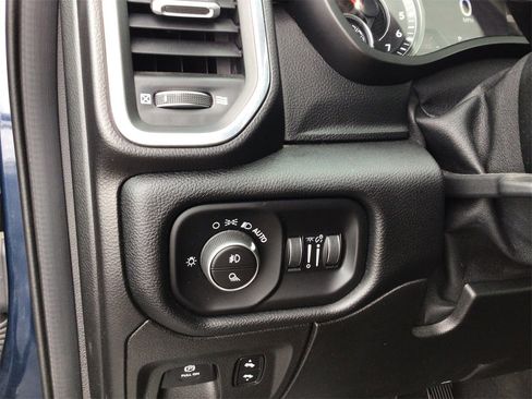 Used 2019 RAM 1500 Laramie image 18