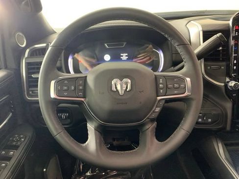 Used 2025 RAM 2500 Laramie AWD/4WD image 28