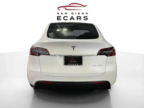 Used 2021 Tesla Model Y Long Range image 6