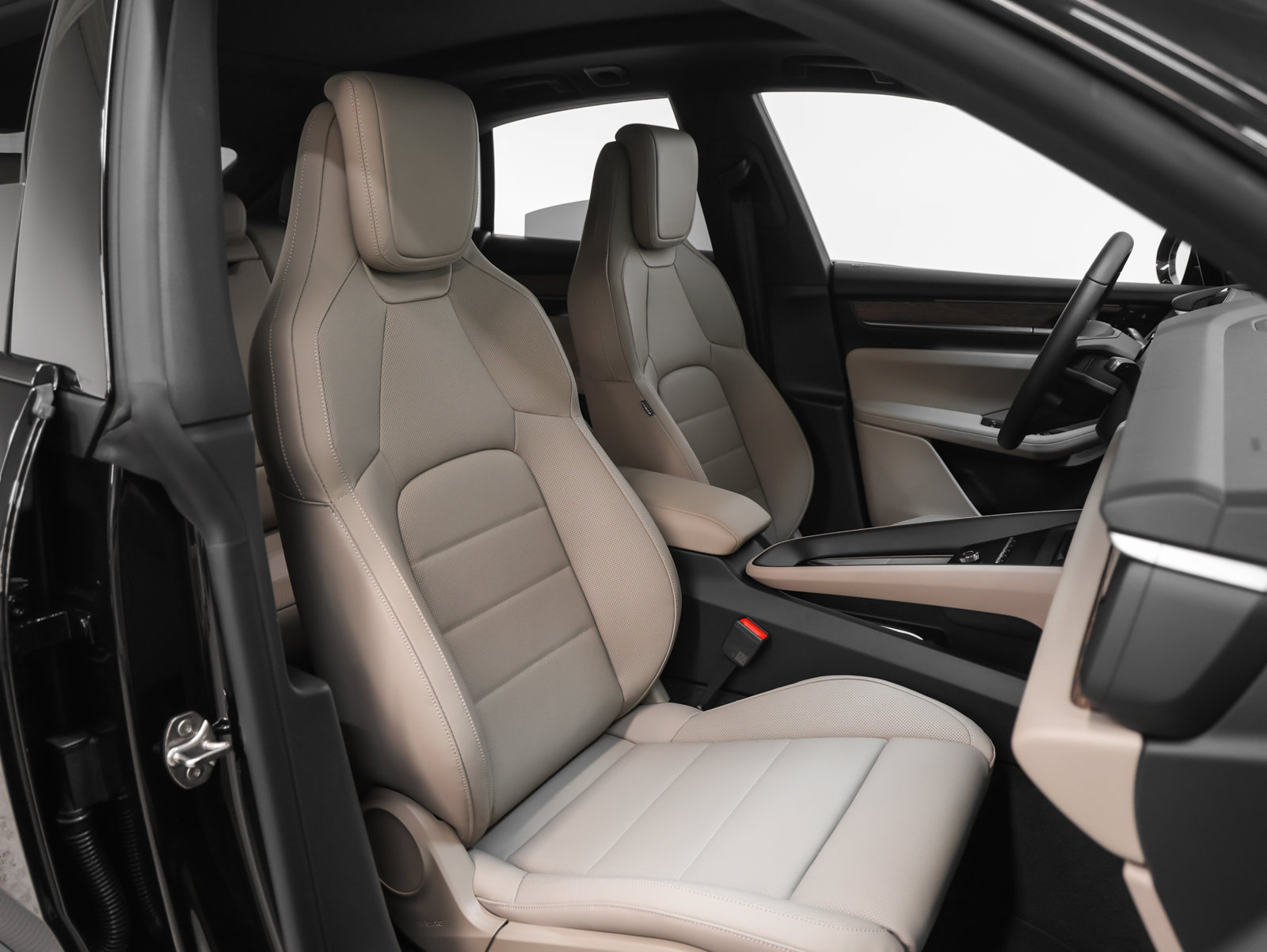 Certified 2026 Porsche Macan 4 Electric AWD/4WD image 23
