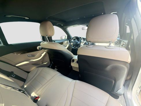 Used 2018 Mercedes-Benz C 300 Sedan w/ Premium Package image 29