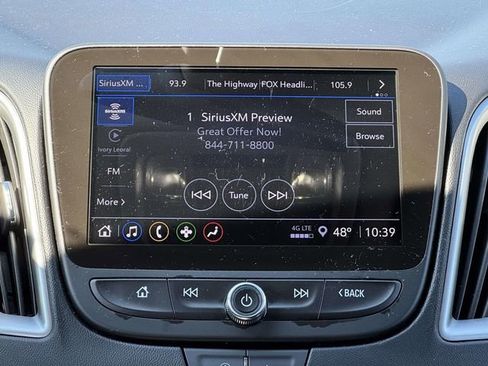 Used 2024 Chevrolet Malibu LT image 3