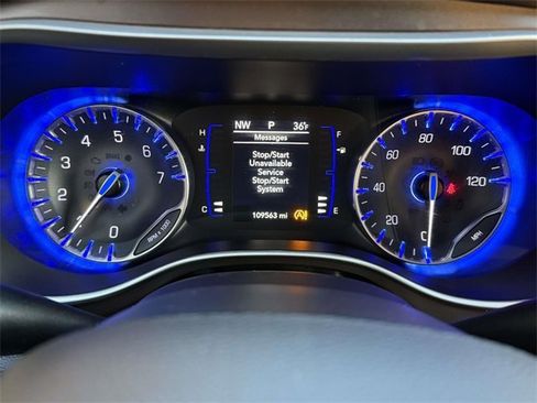 Used 2021 Chrysler Voyager Lxi image 23