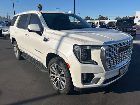 Used 2021 GMC Yukon Denali w/ LPO, Illumination Package image 8