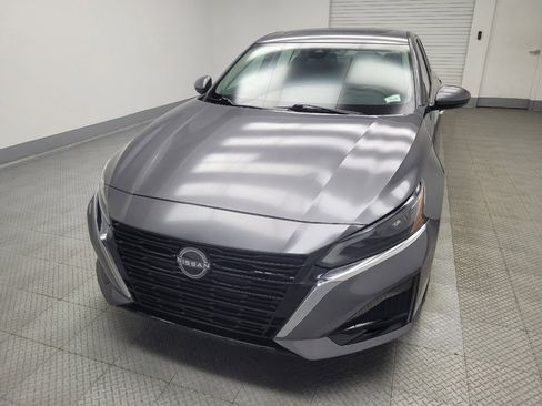 Used 2023 Nissan Altima 2.5 SV w/ SV Premium Package image 15