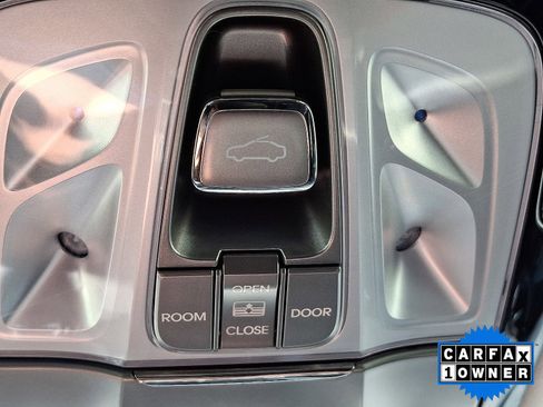 Used 2013 Hyundai Azera w/ Technology Pkg FWD image 33