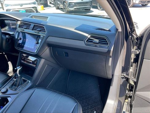Used 2024 Volkswagen Tiguan SE AWD/4WD image 12