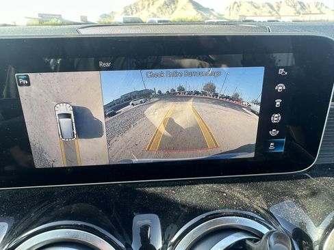 Used 2020 Mercedes-Benz GLB 250 image 21