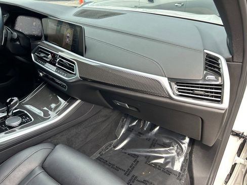 Used 2022 BMW X5 M50i w/ Premium Package image 27