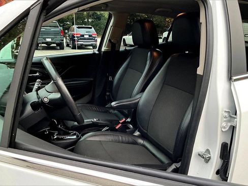 Certified 2017 Buick Encore Preferred image 18