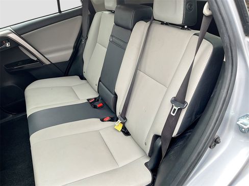 Used 2018 Toyota RAV4 Limited image 25