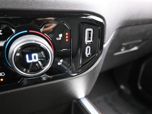 Used 2024 Chevrolet Silverado 1500 LT RWD image 27