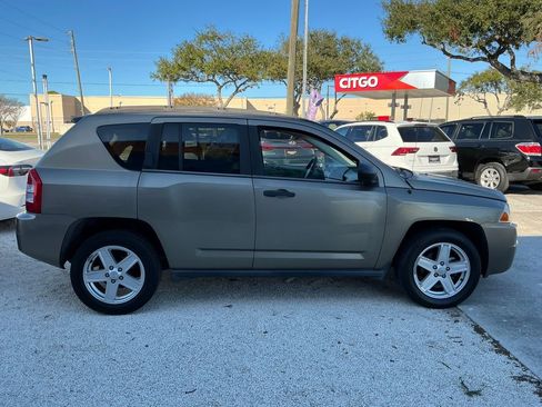 Used 2007 Jeep Compass Sport image 6