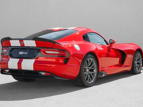 Used 2017 Dodge Viper GTS image 3